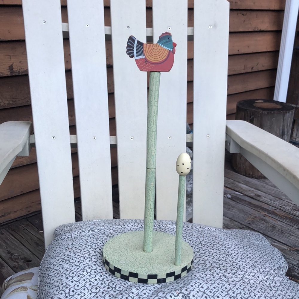 Chicken and an egg farmhouse country kitchen paper towel holder